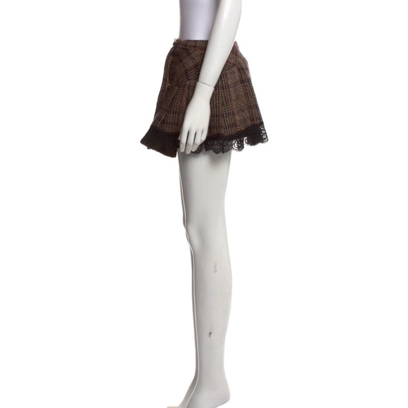 DOLCE & GABBANA
Plaid Print Mini Skirt
Size: S | US4, IT40 - Picture 3 of 7